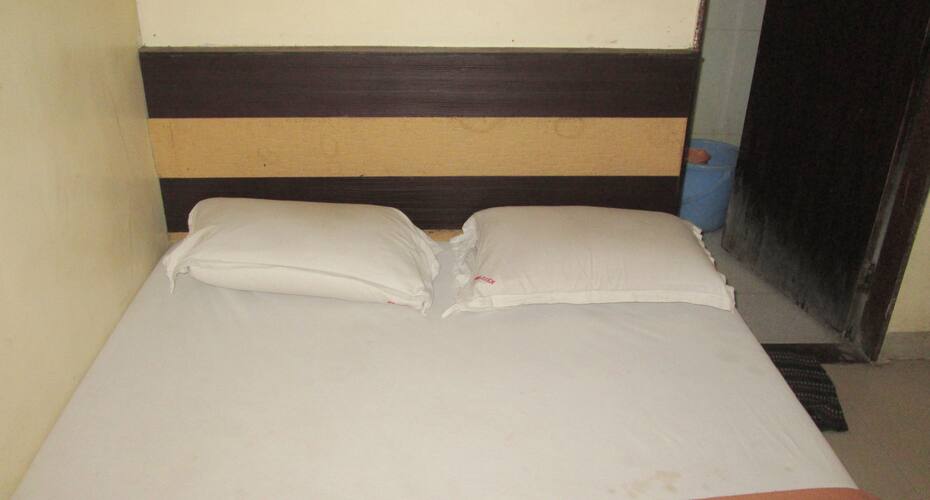 Hotel Sai Chandrama Guest House, Shirdi 5